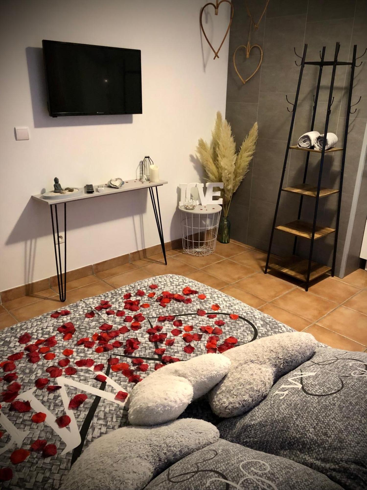 Une Pause Douceur - Suite Orchidee Eyguieres Екстер'єр фото